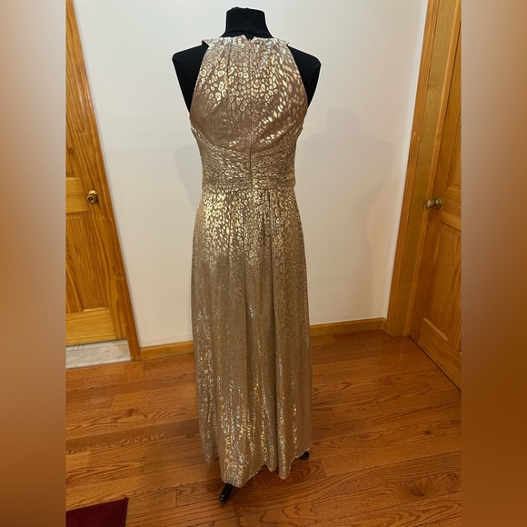 Eliza J Elegant Creamy Gold Evening Gown Like new Size 8 - Picture 8 of 17